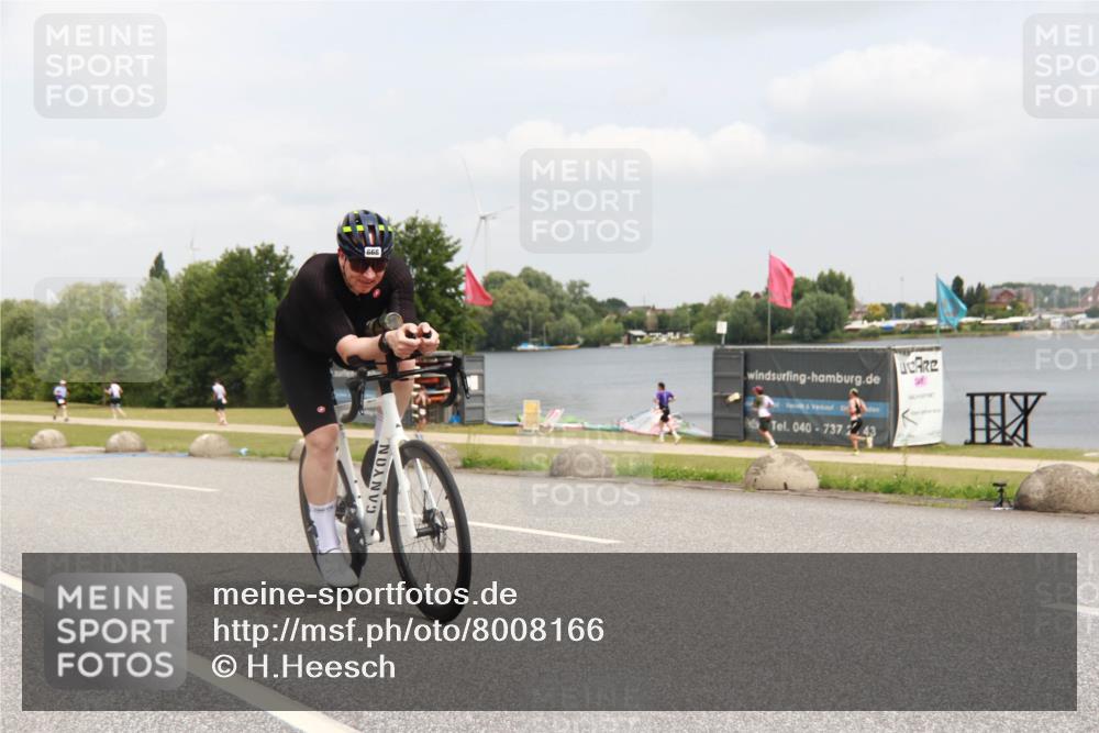 21.06.2025 - 27. Vierlanden-Triathlon H.Heesch http://msf.ph/oto/8008166 15.06.2025 12:14:35 Radfahren 668, 935 meine-sportfotos.de