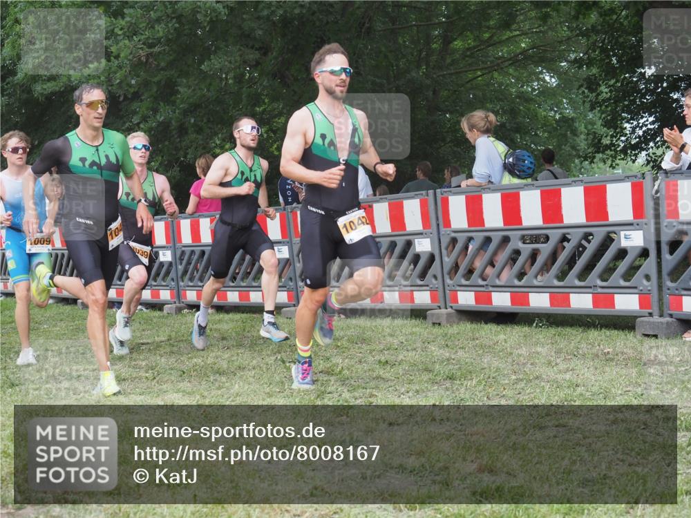 21.06.2025 - 27. Vierlanden-Triathlon KatJ http://msf.ph/oto/8008167 15.06.2025 13:02:15 Ziel 73, 727, 755, 1009, 1039, 1041, 1042, 1043 meine-sportfotos.de