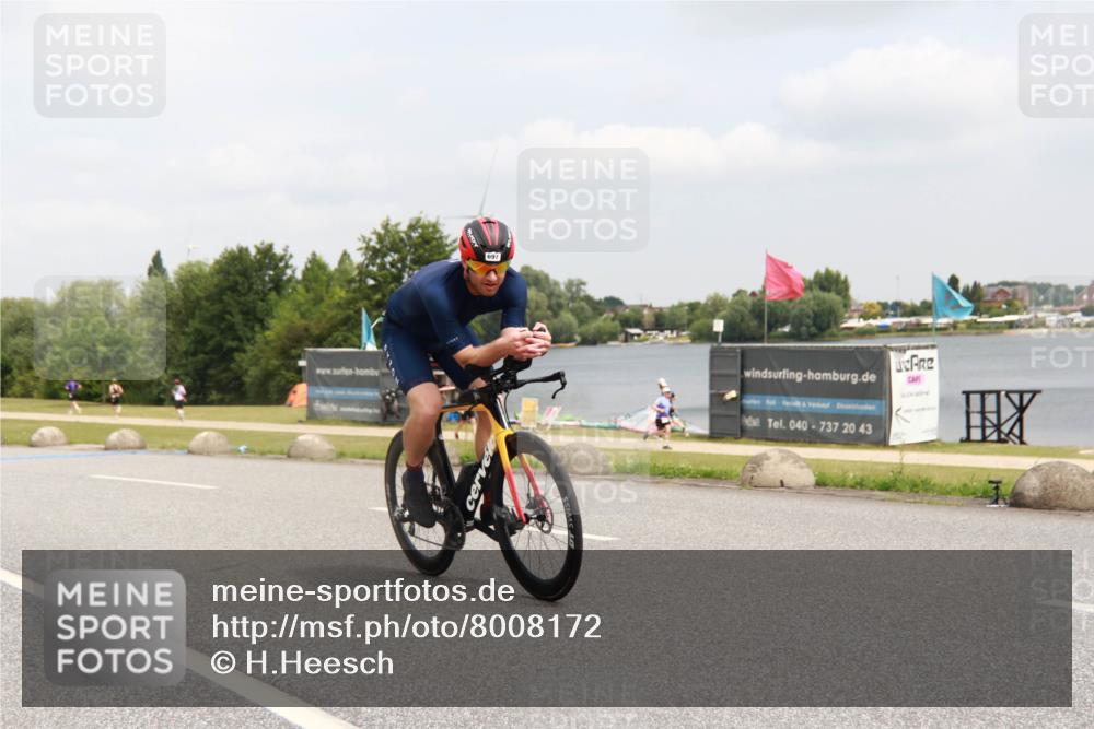 21.06.2025 - 27. Vierlanden-Triathlon H.Heesch http://msf.ph/oto/8008172 15.06.2025 12:14:47 Radfahren 697, 900 meine-sportfotos.de