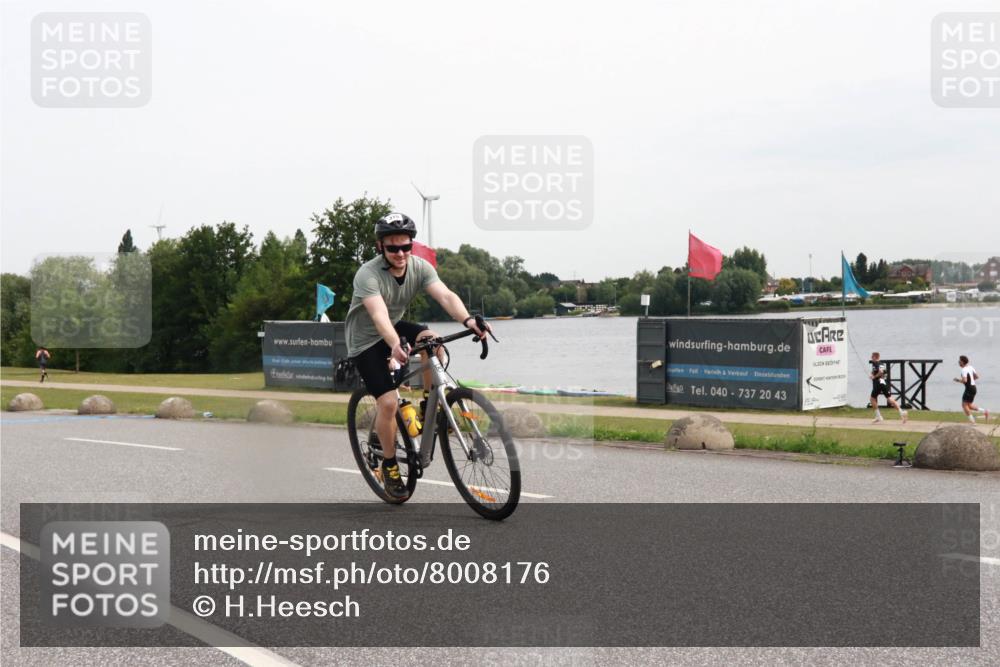 15.06.2025 - 27. Vierlanden-Triathlon H.Heesch http://msf.ph/oto/8008176 15.06.2025 10:46:57 Radfahren 315, 325, 364, 455 meine-sportfotos.de