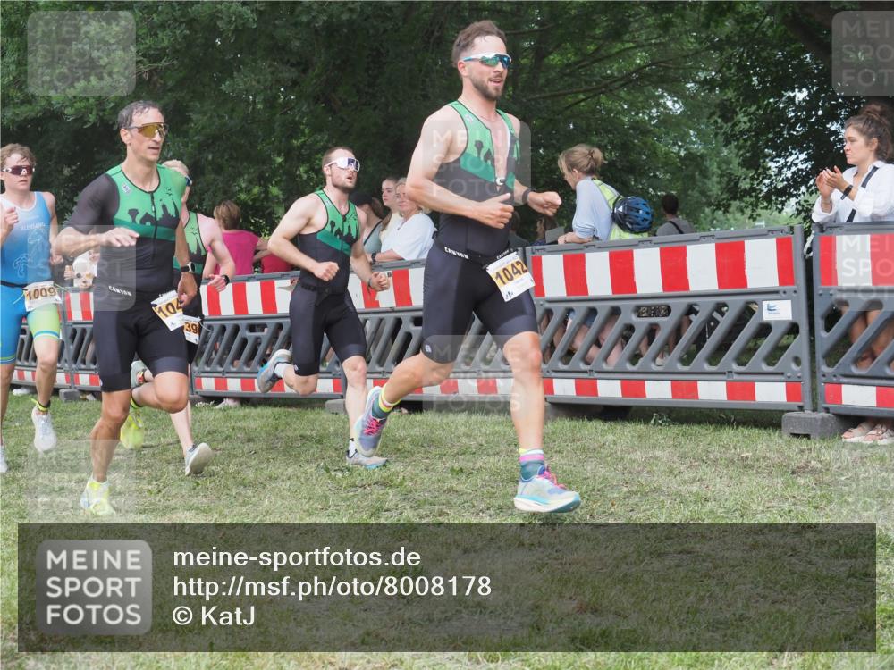 21.06.2025 - 27. Vierlanden-Triathlon KatJ http://msf.ph/oto/8008178 15.06.2025 13:02:15 Ziel 73, 727, 755, 1009, 1039, 1041, 1042, 1043 meine-sportfotos.de