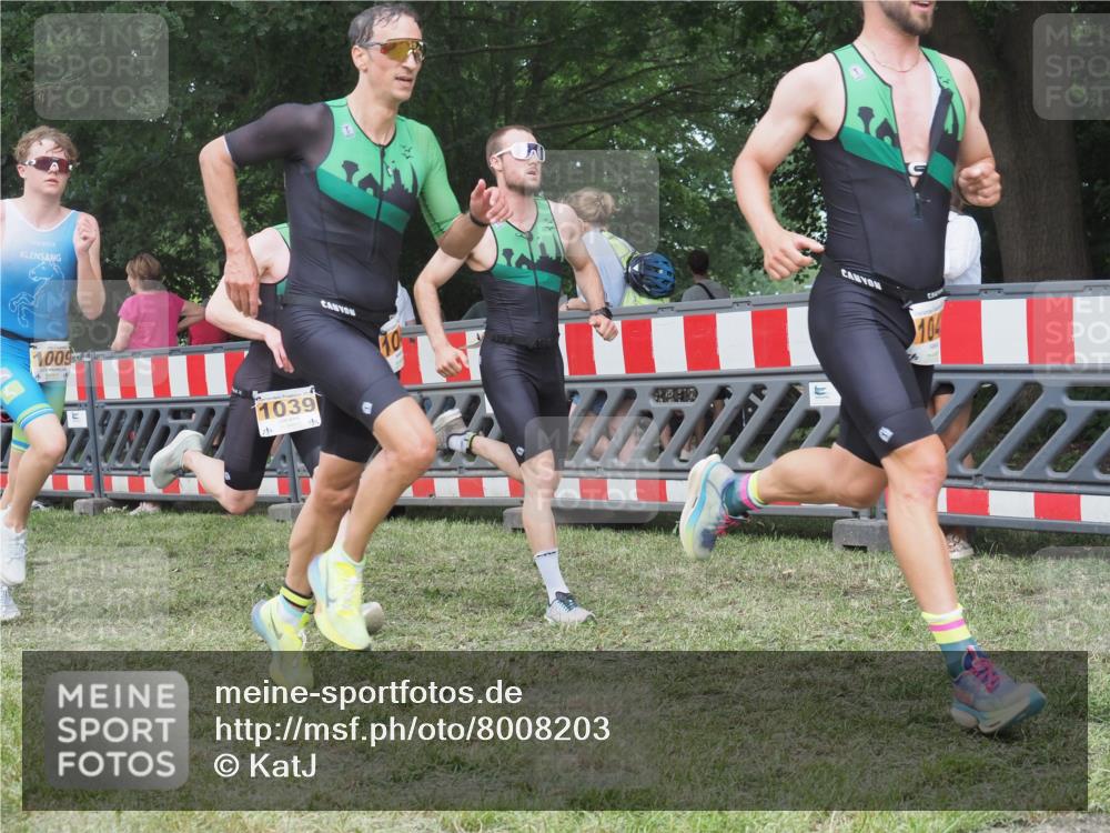 21.06.2025 - 27. Vierlanden-Triathlon KatJ http://msf.ph/oto/8008203 15.06.2025 13:02:16 Ziel 73, 727, 755, 1009, 1039, 1041, 1042, 1043 meine-sportfotos.de