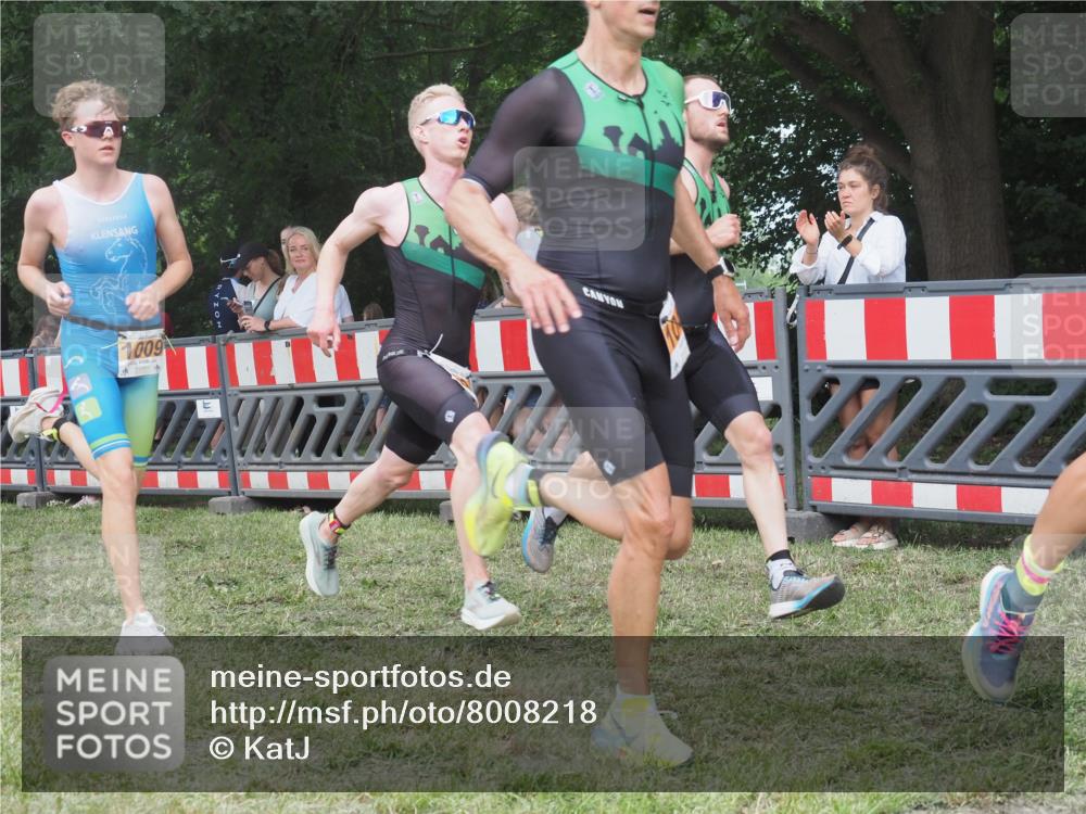 21.06.2025 - 27. Vierlanden-Triathlon KatJ http://msf.ph/oto/8008218 15.06.2025 13:02:16 Ziel 73, 727, 755, 1009, 1039, 1041, 1042, 1043 meine-sportfotos.de