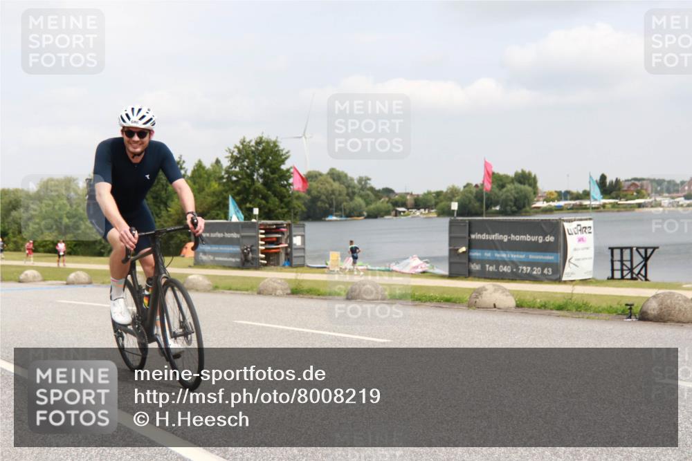 21.06.2025 - 27. Vierlanden-Triathlon H.Heesch http://msf.ph/oto/8008219 15.06.2025 12:14:59 Radfahren 207, 686, 1039, 1040, 1042, 1043 meine-sportfotos.de