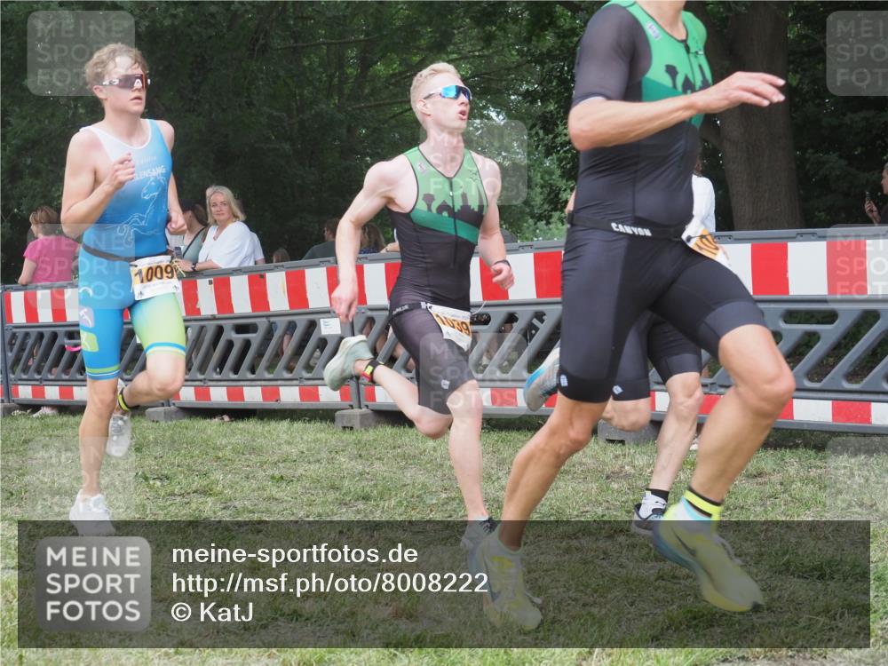 21.06.2025 - 27. Vierlanden-Triathlon KatJ http://msf.ph/oto/8008222 15.06.2025 13:02:16 Ziel 73, 727, 755, 1009, 1039, 1041, 1042, 1043 meine-sportfotos.de