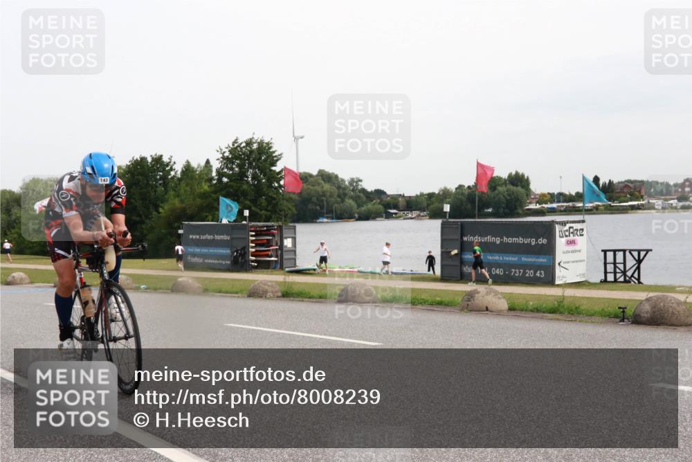 15.06.2025 - 27. Vierlanden-Triathlon H.Heesch http://msf.ph/oto/8008239 15.06.2025 10:47:07 Radfahren 68, 143, 169 meine-sportfotos.de