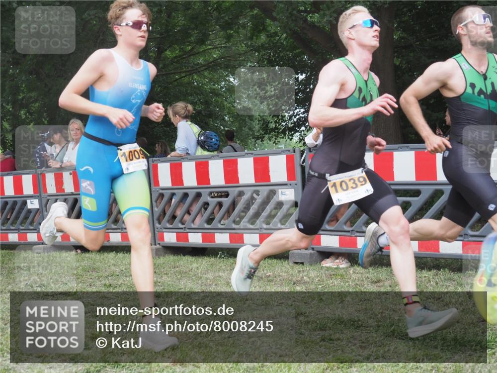 21.06.2025 - 27. Vierlanden-Triathlon KatJ http://msf.ph/oto/8008245 15.06.2025 13:02:16 Ziel 73, 727, 755, 1009, 1039, 1041, 1042, 1043 meine-sportfotos.de
