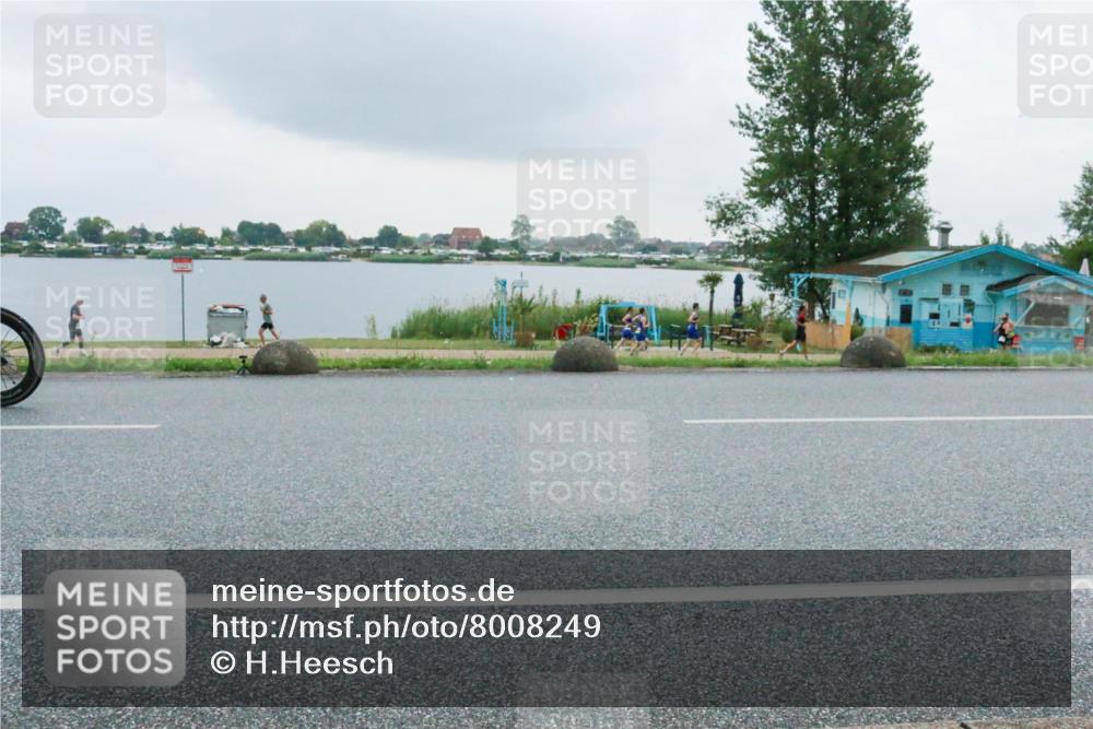 21.06.2025 - 27. Vierlanden-Triathlon H.Heesch http://msf.ph/oto/8008249 15.06.2025 13:26:57 Radfahren 1233, 1242, 1310 meine-sportfotos.de