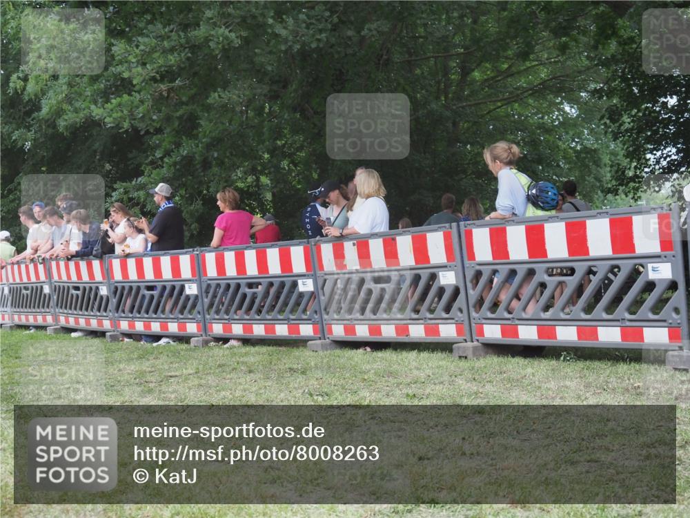 21.06.2025 - 27. Vierlanden-Triathlon KatJ http://msf.ph/oto/8008263 15.06.2025 13:02:18 Ziel 73, 727, 755, 1029, 1030, 1031, 1033 meine-sportfotos.de