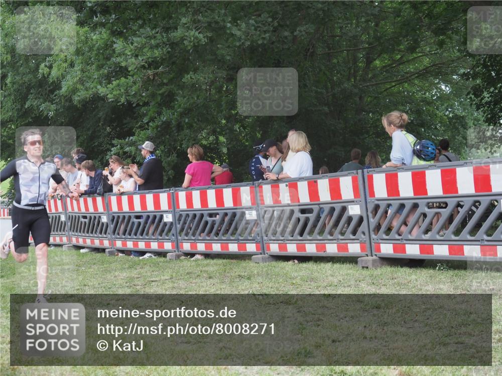 21.06.2025 - 27. Vierlanden-Triathlon KatJ http://msf.ph/oto/8008271 15.06.2025 13:02:18 Ziel 73, 727, 755, 1029, 1030, 1031, 1033 meine-sportfotos.de