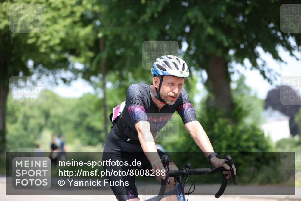 15.06.2025 - 7 Türme Triathlon Yannick Fuchs http://msf.ph/oto/8008288 15.06.2025 12:41:46 Radfahren 223, 455, 475 meine-sportfotos.de