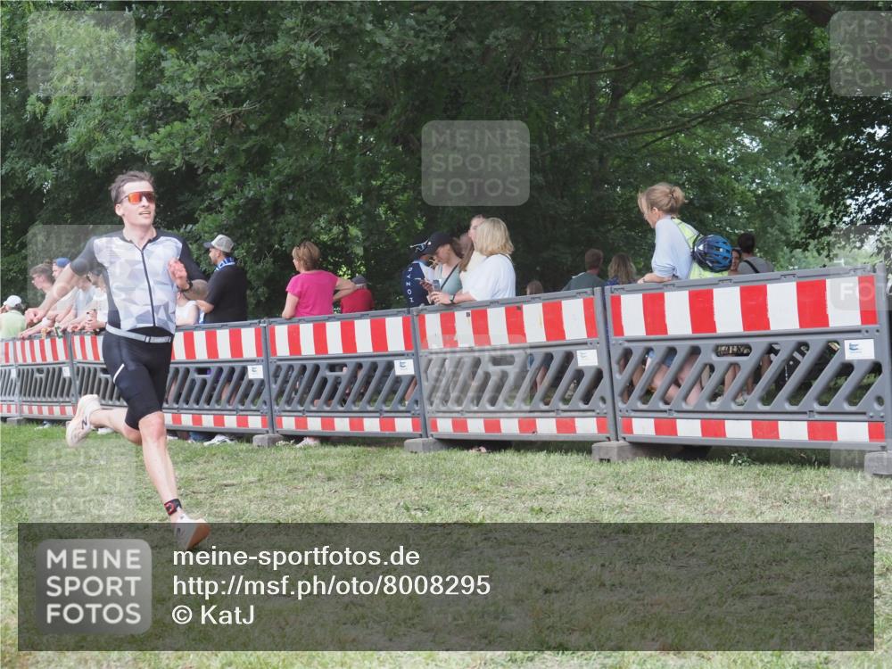 21.06.2025 - 27. Vierlanden-Triathlon KatJ http://msf.ph/oto/8008295 15.06.2025 13:02:18 Ziel 73, 727, 755, 1029, 1030, 1031, 1033 meine-sportfotos.de