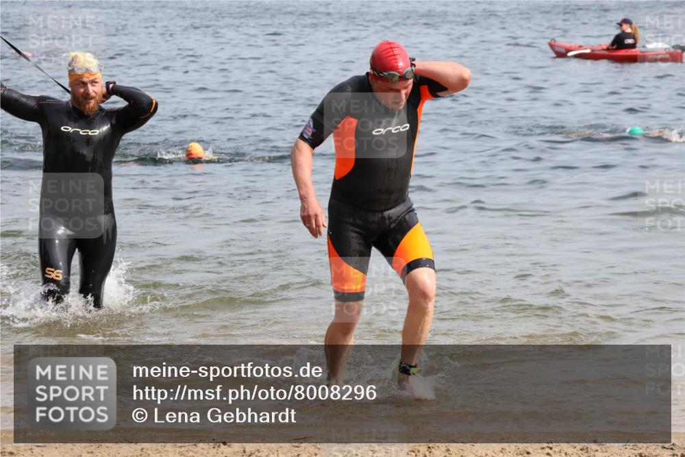 15.06.2025 - 27. Vierlanden-Triathlon Lena Gebhardt http://msf.ph/oto/8008296 15.06.2025 10:05:51 Schwimmen 372, 392, 410, 435, 442, 450, 458 meine-sportfotos.de