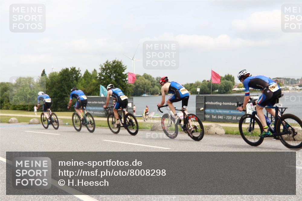 21.06.2025 - 27. Vierlanden-Triathlon H.Heesch http://msf.ph/oto/8008298 15.06.2025 12:15:28 Radfahren 643, 688, 924, 1044, 1045, 1046, 1047, 1048 meine-sportfotos.de