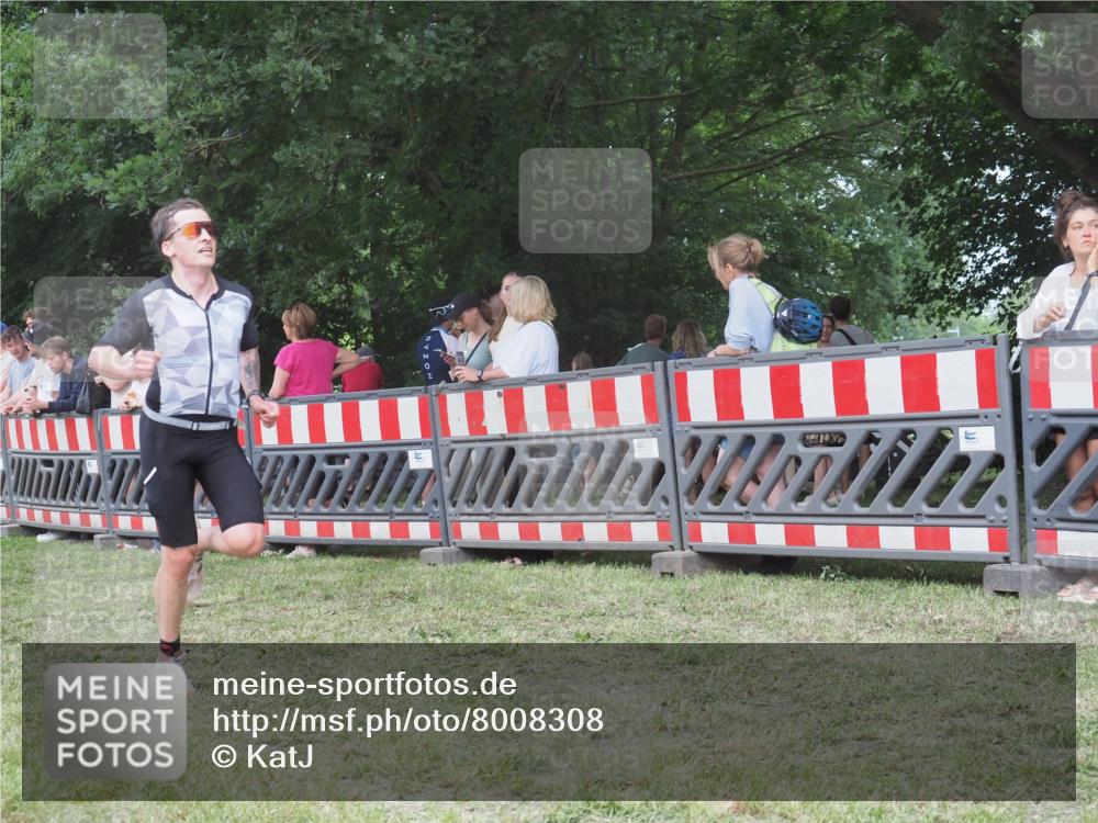 21.06.2025 - 27. Vierlanden-Triathlon KatJ http://msf.ph/oto/8008308 15.06.2025 13:02:18 Ziel 73, 727, 755, 1029, 1030, 1031, 1033 meine-sportfotos.de