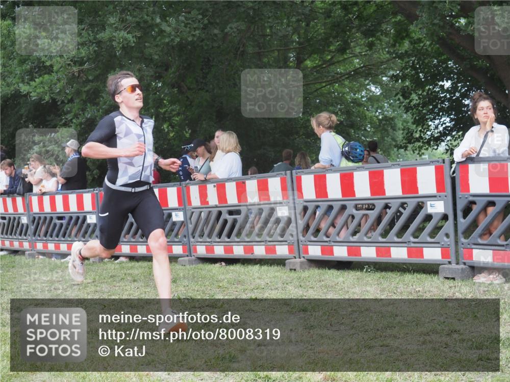 21.06.2025 - 27. Vierlanden-Triathlon KatJ http://msf.ph/oto/8008319 15.06.2025 13:02:18 Ziel 73, 727, 755, 1029, 1030, 1031, 1033 meine-sportfotos.de