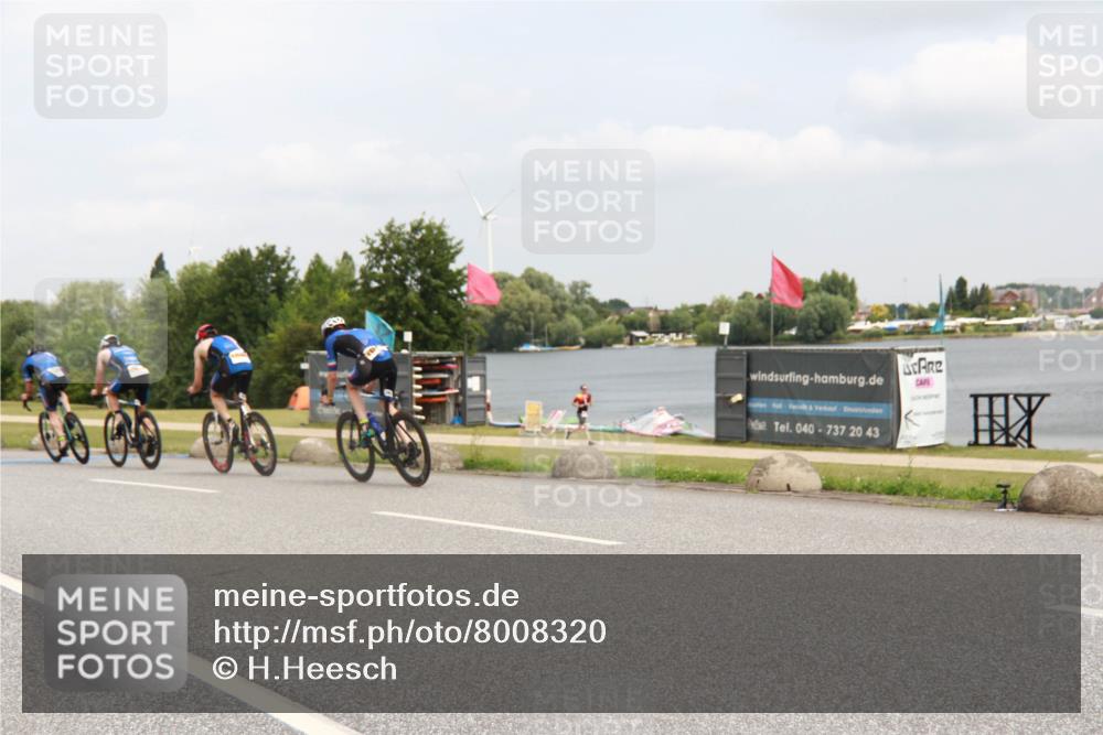 21.06.2025 - 27. Vierlanden-Triathlon H.Heesch http://msf.ph/oto/8008320 15.06.2025 12:15:28 Radfahren 643, 688, 924, 1044, 1045, 1046, 1047, 1048 meine-sportfotos.de