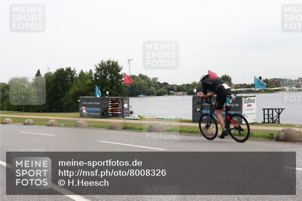 15.06.2025 - 27. Vierlanden-Triathlon H.Heesch http://msf.ph/oto/8008326 15.06.2025 10:47:26 Radfahren 83, 114, 372 meine-sportfotos.de