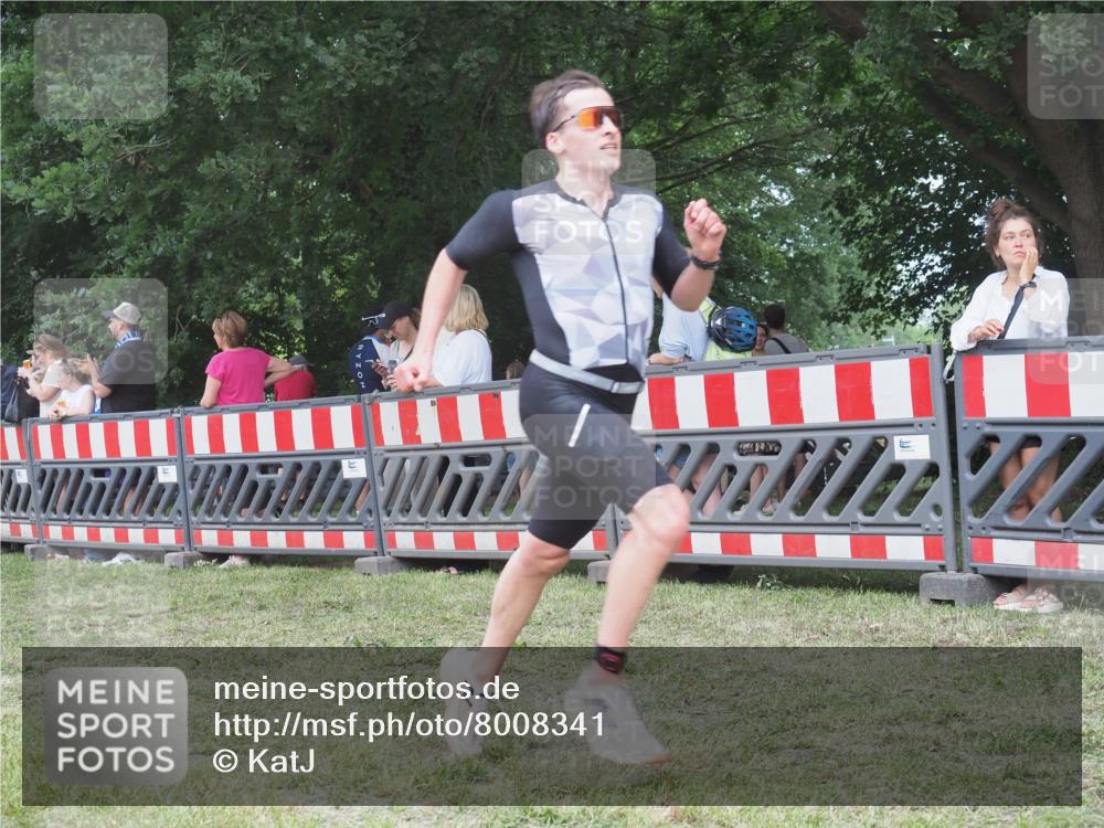 21.06.2025 - 27. Vierlanden-Triathlon KatJ http://msf.ph/oto/8008341 15.06.2025 13:02:18 Ziel 73, 727, 755, 1029, 1030, 1031, 1033 meine-sportfotos.de