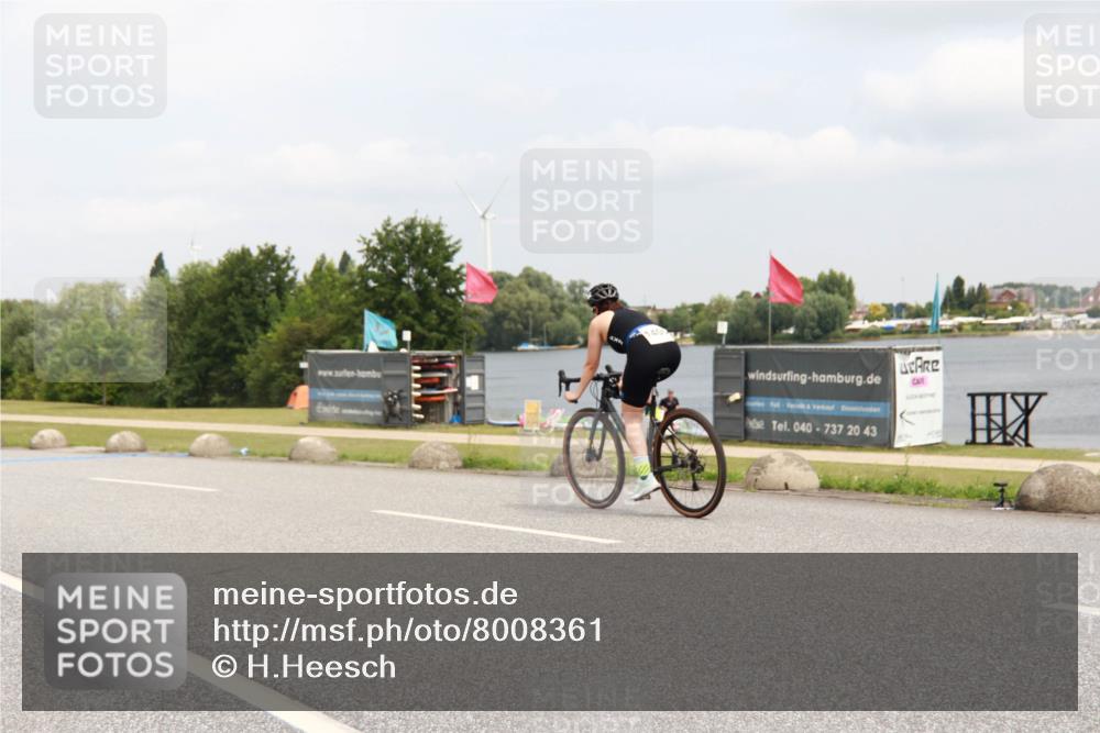 21.06.2025 - 27. Vierlanden-Triathlon H.Heesch http://msf.ph/oto/8008361 15.06.2025 12:15:41 Radfahren 1400 meine-sportfotos.de