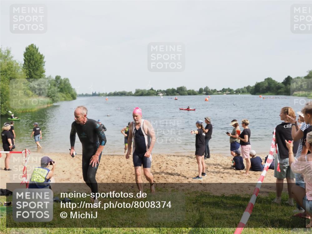 21.06.2025 - 27. Vierlanden-Triathlon MichiJ http://msf.ph/oto/8008374 15.06.2026 10:08:38 Schwimmen 380, 387, 437, 454, 469 meine-sportfotos.de