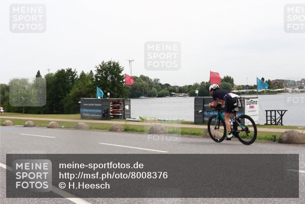 15.06.2025 - 27. Vierlanden-Triathlon H.Heesch http://msf.ph/oto/8008376 15.06.2025 10:47:32 Radfahren 114, 152, 410 meine-sportfotos.de