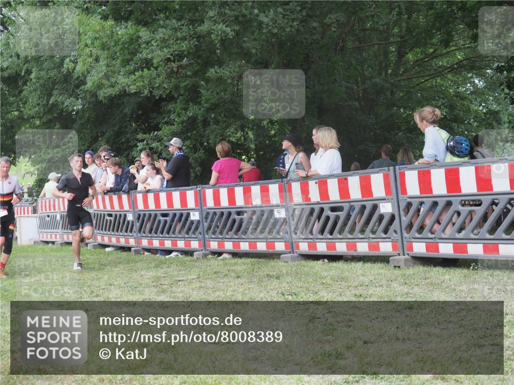 21.06.2025 - 27. Vierlanden-Triathlon KatJ http://msf.ph/oto/8008389 15.06.2025 13:02:20 Ziel 73, 727, 1029, 1030, 1031, 1033 meine-sportfotos.de