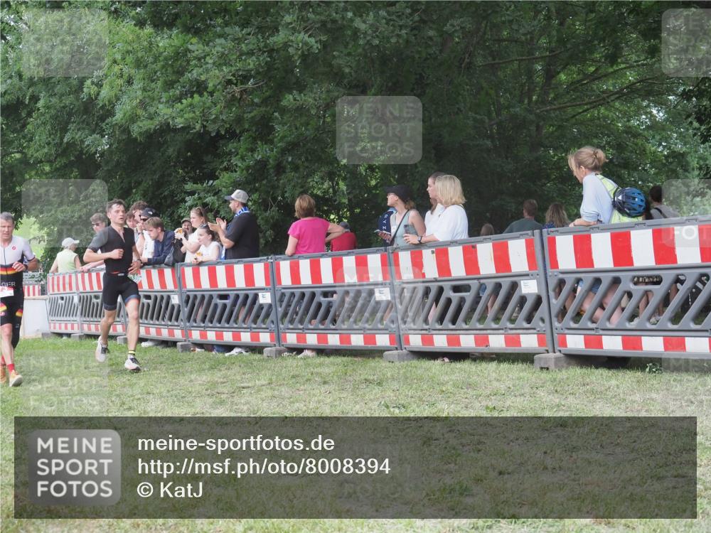 21.06.2025 - 27. Vierlanden-Triathlon KatJ http://msf.ph/oto/8008394 15.06.2025 13:02:20 Ziel 73, 727, 1029, 1030, 1031, 1033 meine-sportfotos.de
