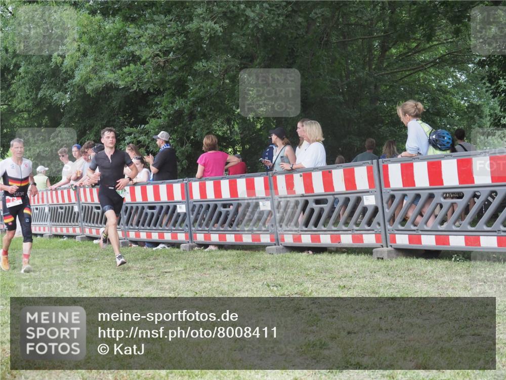 21.06.2025 - 27. Vierlanden-Triathlon KatJ http://msf.ph/oto/8008411 15.06.2025 13:02:20 Ziel 73, 727, 1029, 1030, 1031, 1033 meine-sportfotos.de