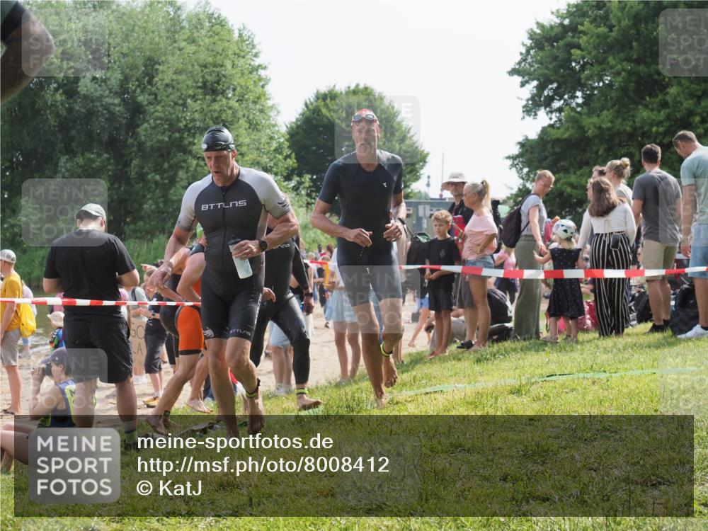 15.06.2025 - 27. Vierlanden-Triathlon KatJ http://msf.ph/oto/8008412 15.06.2025 10:06:50 Schwimmen 367, 386, 388, 396, 423, 441, 457 meine-sportfotos.de