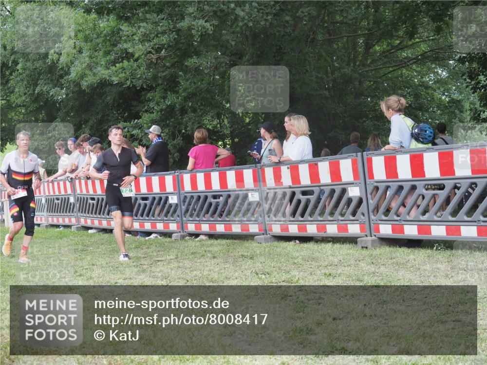 21.06.2025 - 27. Vierlanden-Triathlon KatJ http://msf.ph/oto/8008417 15.06.2025 13:02:20 Ziel 73, 727, 1029, 1030, 1031, 1033 meine-sportfotos.de