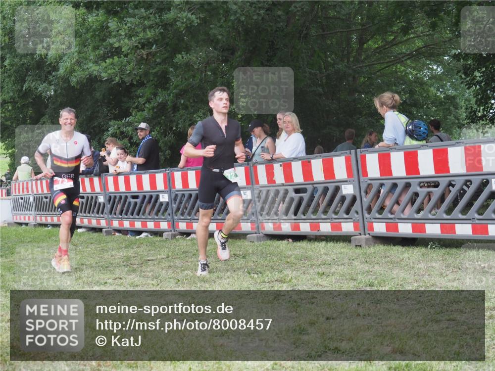 21.06.2025 - 27. Vierlanden-Triathlon KatJ http://msf.ph/oto/8008457 15.06.2025 13:02:21 Ziel 73, 137, 727, 1029, 1030, 1031, 1033 meine-sportfotos.de