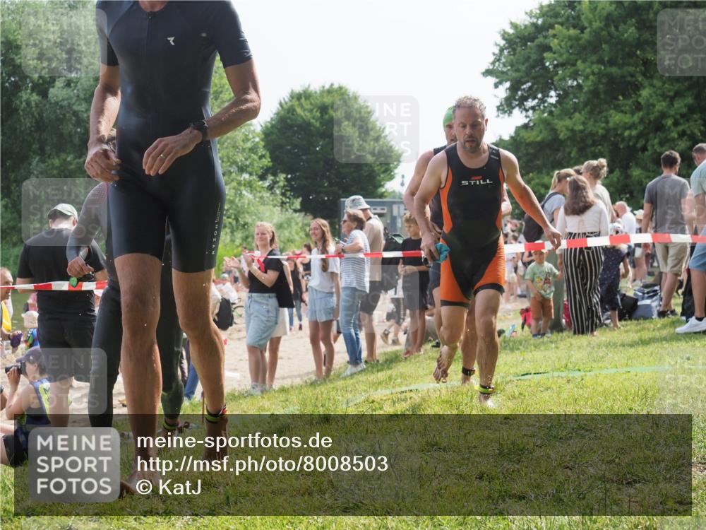 15.06.2025 - 27. Vierlanden-Triathlon KatJ http://msf.ph/oto/8008503 15.06.2025 10:06:52 Schwimmen 367, 386, 388, 396, 423, 441, 457 meine-sportfotos.de