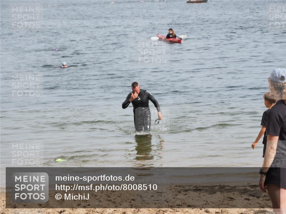 21.06.2025 - 27. Vierlanden-Triathlon MichiJ http://msf.ph/oto/8008510 15.06.2026 10:09:21 Schwimmen  meine-sportfotos.de