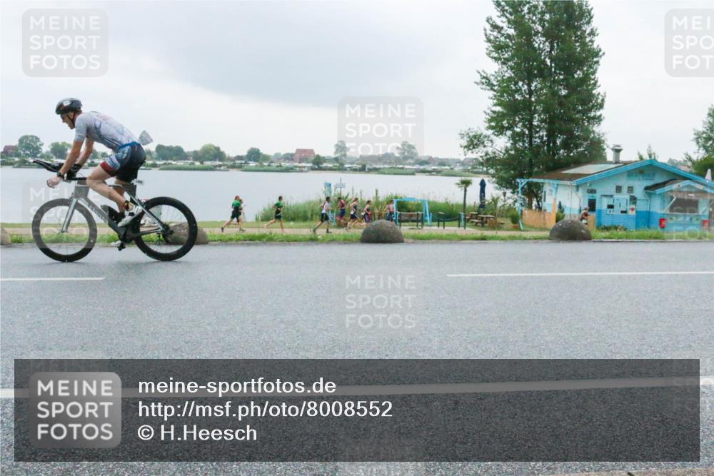 21.06.2025 - 27. Vierlanden-Triathlon H.Heesch http://msf.ph/oto/8008552 15.06.2025 13:27:40 Radfahren 1239, 1258, 1291 meine-sportfotos.de