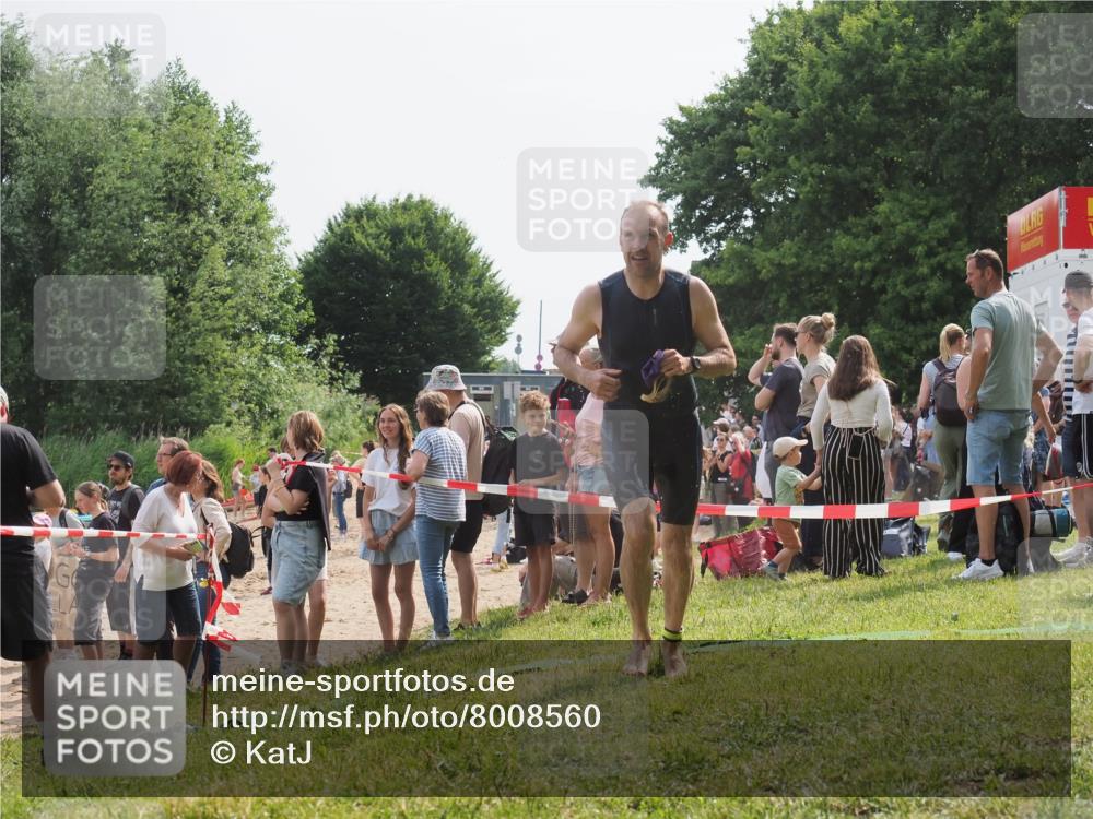 15.06.2025 - 27. Vierlanden-Triathlon KatJ http://msf.ph/oto/8008560 15.06.2025 10:06:55 Schwimmen 367, 386, 388, 396, 423, 429, 441, 457, 467 meine-sportfotos.de