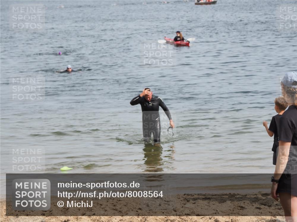 21.06.2025 - 27. Vierlanden-Triathlon MichiJ http://msf.ph/oto/8008564 15.06.2026 10:09:21 Schwimmen  meine-sportfotos.de