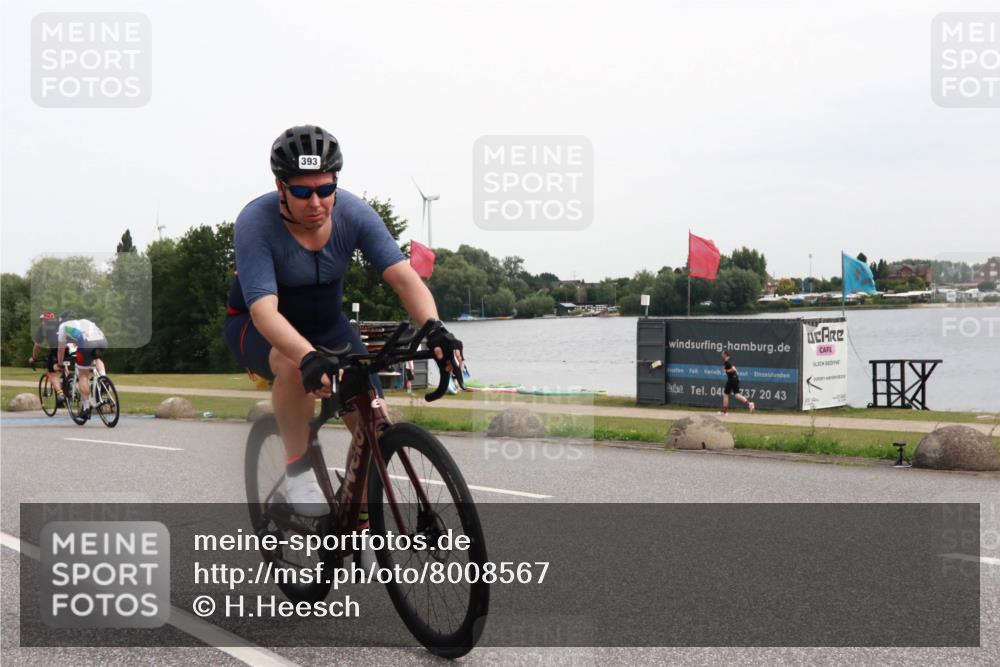 15.06.2025 - 27. Vierlanden-Triathlon H.Heesch http://msf.ph/oto/8008567 15.06.2025 10:48:22 Radfahren 22, 34, 93, 139, 393 meine-sportfotos.de
