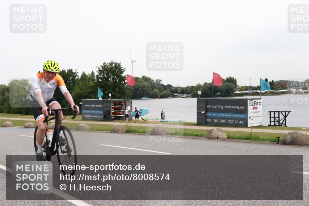15.06.2025 - 27. Vierlanden-Triathlon H.Heesch http://msf.ph/oto/8008574 15.06.2025 10:48:26 Radfahren 22, 34, 93, 139, 393, 422 meine-sportfotos.de
