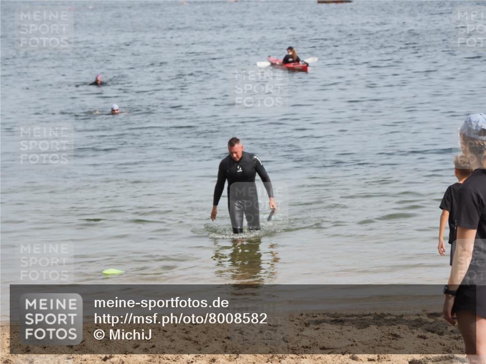 21.06.2025 - 27. Vierlanden-Triathlon MichiJ http://msf.ph/oto/8008582 15.06.2026 10:09:22 Schwimmen  meine-sportfotos.de
