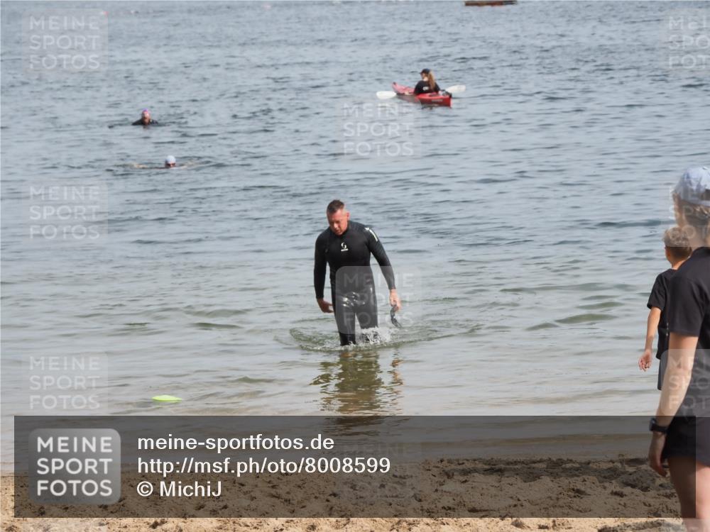 21.06.2025 - 27. Vierlanden-Triathlon MichiJ http://msf.ph/oto/8008599 15.06.2026 10:09:22 Schwimmen  meine-sportfotos.de