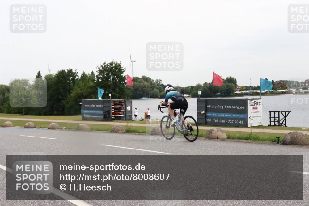 15.06.2025 - 27. Vierlanden-Triathlon H.Heesch http://msf.ph/oto/8008607 15.06.2025 10:48:53 Radfahren 236 meine-sportfotos.de