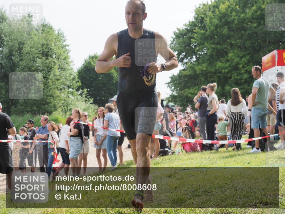 15.06.2025 - 27. Vierlanden-Triathlon KatJ http://msf.ph/oto/8008608 15.06.2025 10:06:56 Schwimmen 131, 367, 386, 388, 396, 423, 429, 441, 457, 467 meine-sportfotos.de