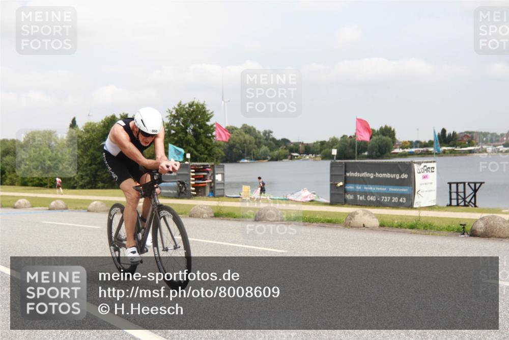 21.06.2025 - 27. Vierlanden-Triathlon H.Heesch http://msf.ph/oto/8008609 15.06.2025 12:17:31 Radfahren 723, 866 meine-sportfotos.de