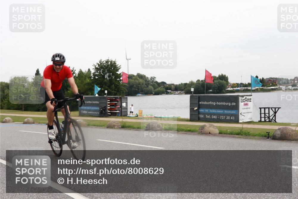 15.06.2025 - 27. Vierlanden-Triathlon H.Heesch http://msf.ph/oto/8008629 15.06.2025 10:49:01 Radfahren 229, 358, 378, 440 meine-sportfotos.de