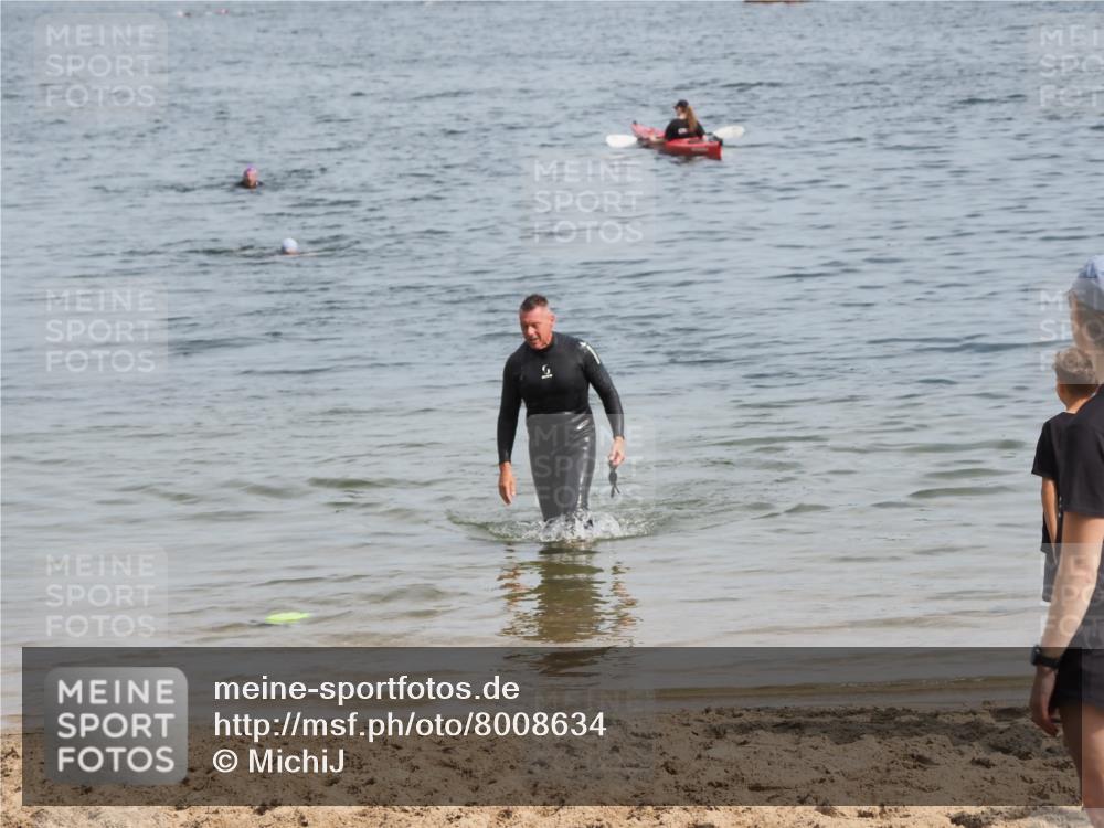 21.06.2025 - 27. Vierlanden-Triathlon MichiJ http://msf.ph/oto/8008634 15.06.2026 10:09:22 Schwimmen  meine-sportfotos.de