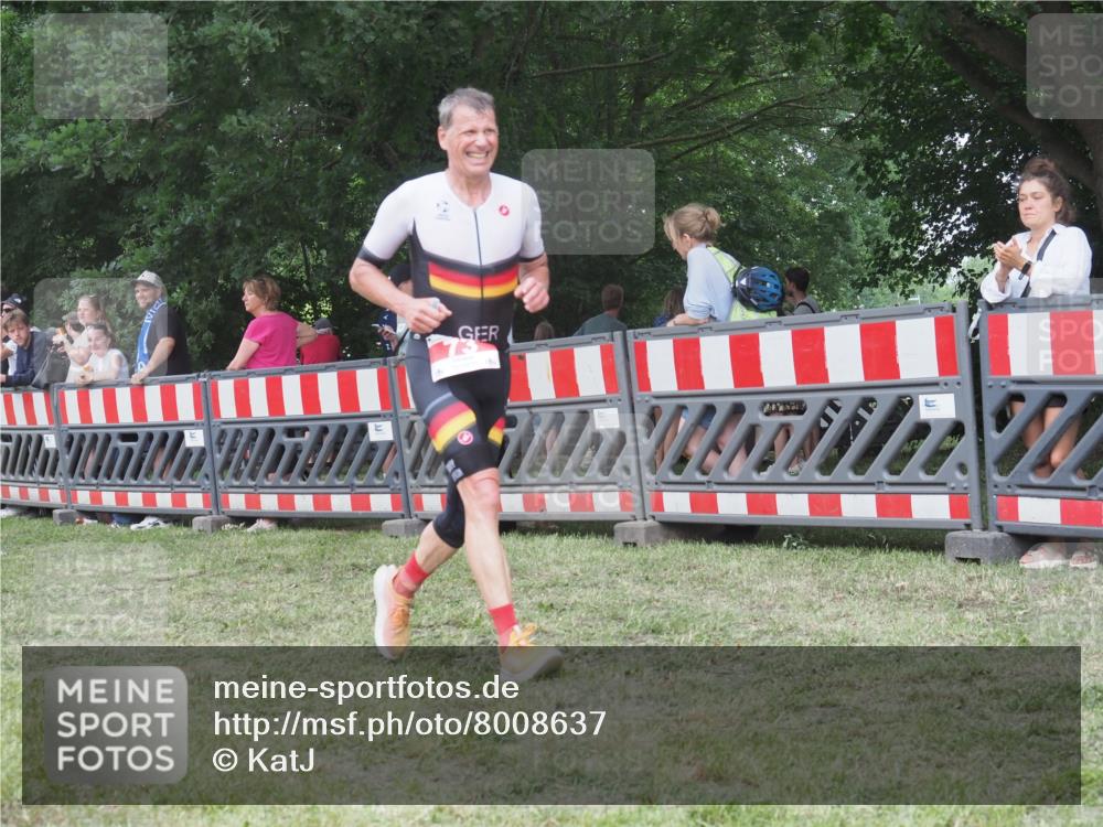 21.06.2025 - 27. Vierlanden-Triathlon KatJ http://msf.ph/oto/8008637 15.06.2025 13:02:23 Ziel 73, 137, 727, 1029, 1030, 1031, 1033 meine-sportfotos.de