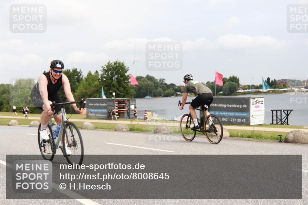 21.06.2025 - 27. Vierlanden-Triathlon H.Heesch http://msf.ph/oto/8008645 15.06.2025 12:18:07 Radfahren 742 meine-sportfotos.de