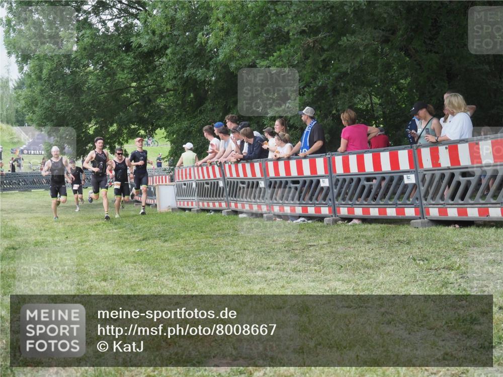 21.06.2025 - 27. Vierlanden-Triathlon KatJ http://msf.ph/oto/8008667 15.06.2025 13:02:26 Ziel 137, 1029, 1030, 1031, 1033 meine-sportfotos.de