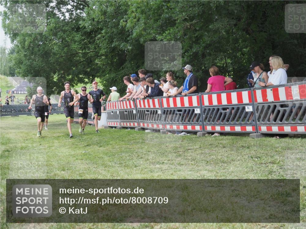 21.06.2025 - 27. Vierlanden-Triathlon KatJ http://msf.ph/oto/8008709 15.06.2025 13:02:26 Ziel 137, 1029, 1030, 1031, 1033 meine-sportfotos.de